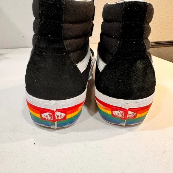 Vans Sk8-Hi Rainbow‎ Stripe Skate Shoes Men's 7.5 Black Suede High Top